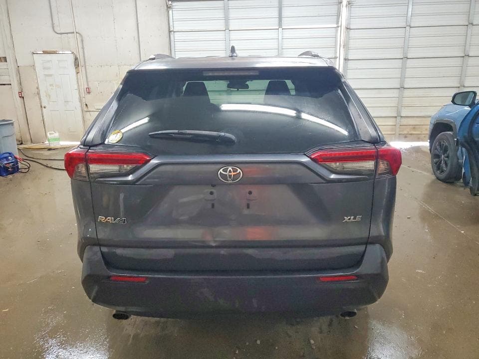 2021 TOYOTA RAV4 XLE 6