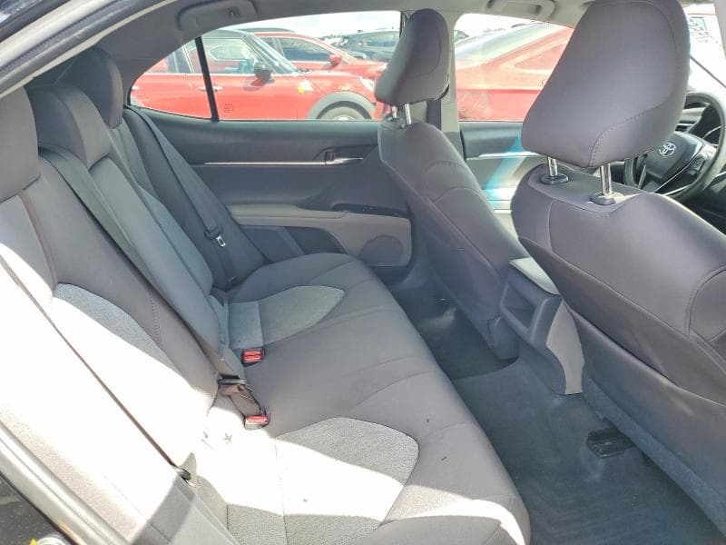2018 TOYOTA CAMRY LE 10