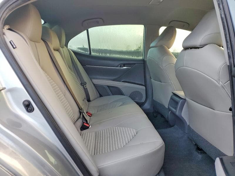 2020 TOYOTA CAMRY SE 10