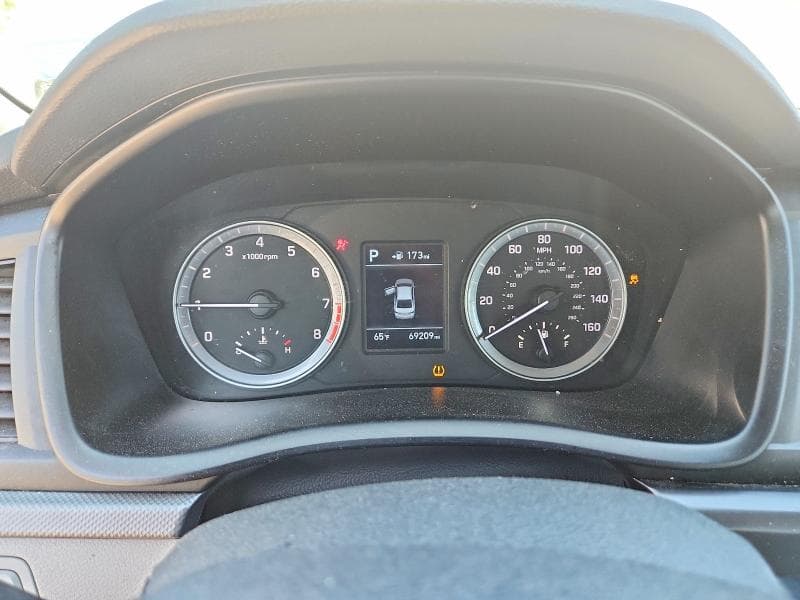 2018 HYUNDAI SONATA SE 9
