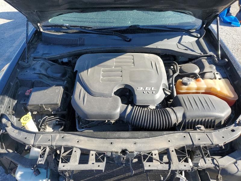 2017 CHRYSLER 300C 11