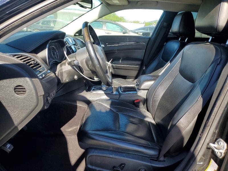 2017 CHRYSLER 300C 7