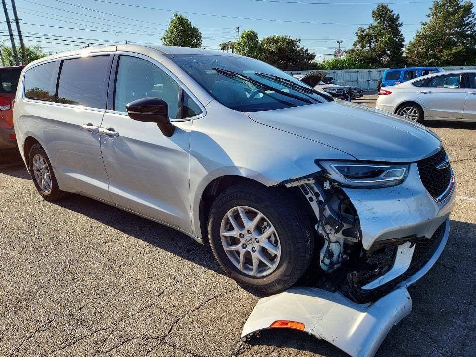 2024 CHRYSLER PACIFICA TOURING L 4