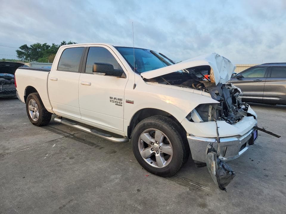 2019 RAM 1500 CLASSIC SLT 4