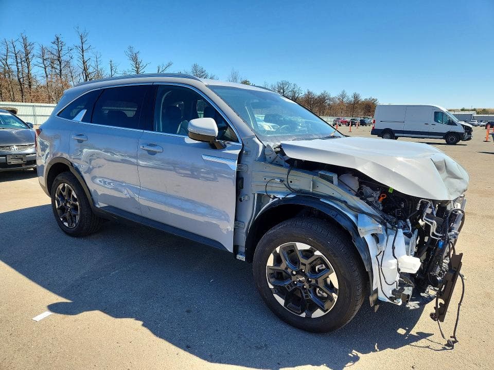 2025 KIA SORENTO S 4