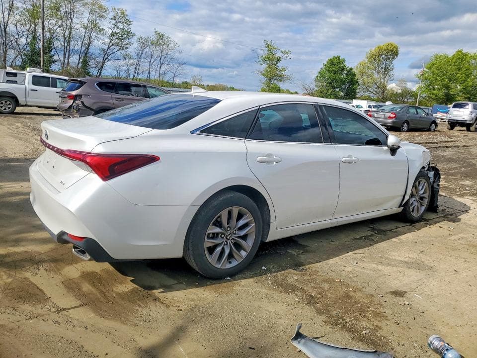 2020 TOYOTA AVALON XLE 3