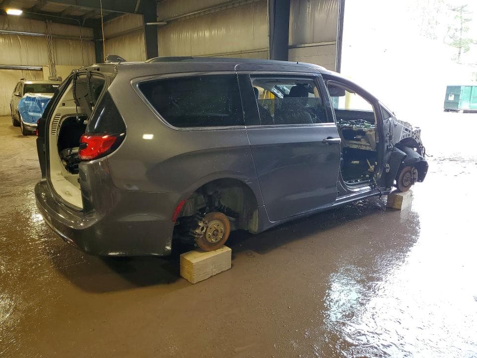 2022 CHRYSLER PACIFICA TOURING L 3