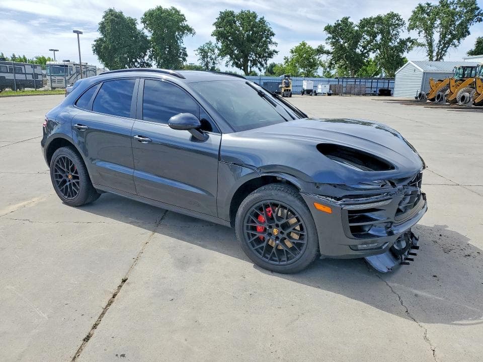 2018 PORSCHE MACAN GTS 4