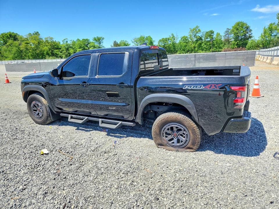 2025 NISSAN FRONTIER PRO-4X 3
