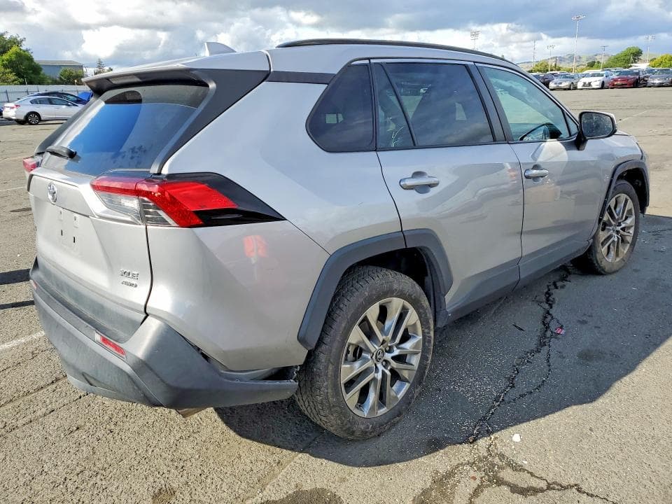 2019 TOYOTA RAV4 XLE PREMIUM 3