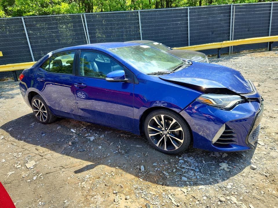 2017 TOYOTA COROLLA SE 4