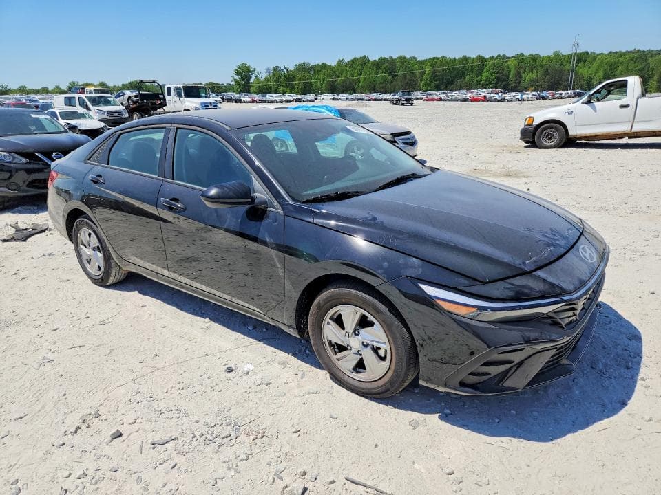 2026 HYUNDAI ELANTRA SE 4