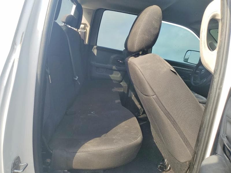 2019 RAM 1500 CLASSIC SLT 10