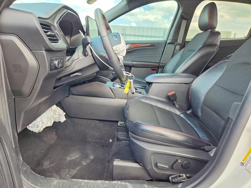 2024 FORD ESCAPE ST LINE 7