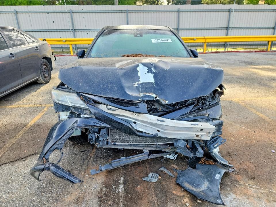2018 TOYOTA CAMRY LE 5