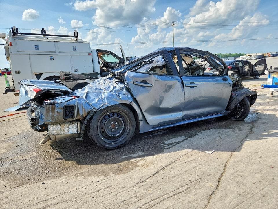 2021 TOYOTA COROLLA LE 3