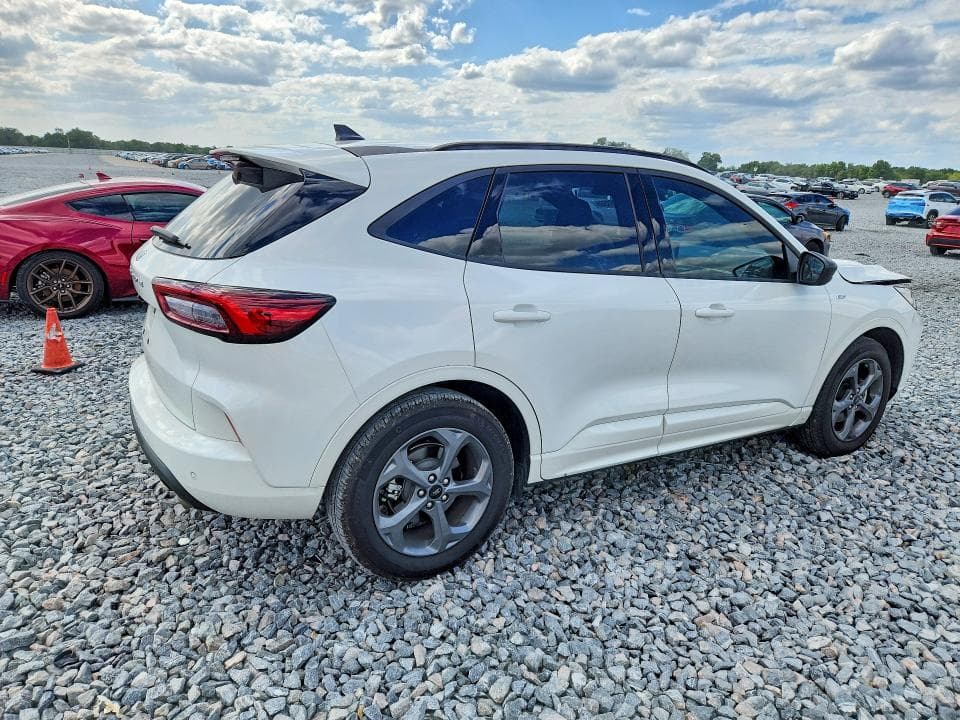 2024 FORD ESCAPE ST LINE 3