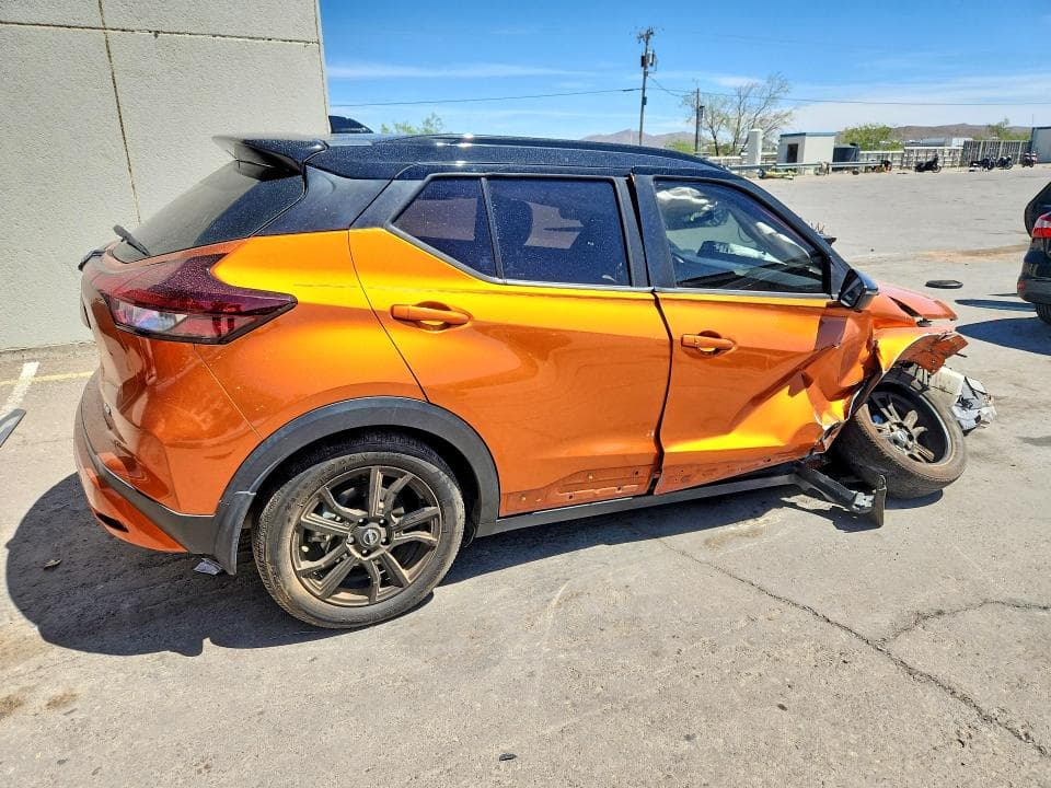 2022 NISSAN KICKS SR 3