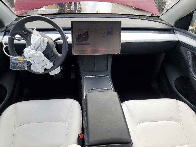 2024 TESLA MODEL Y 8