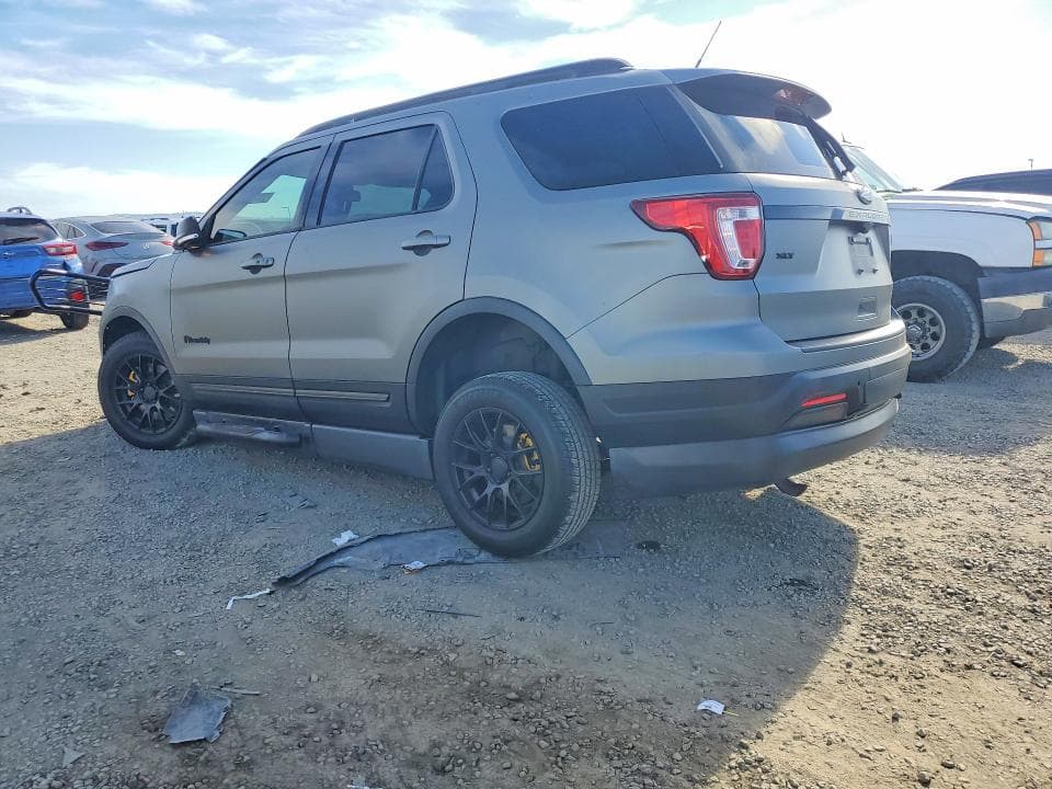 2019 FORD EXPLORER XLT 2