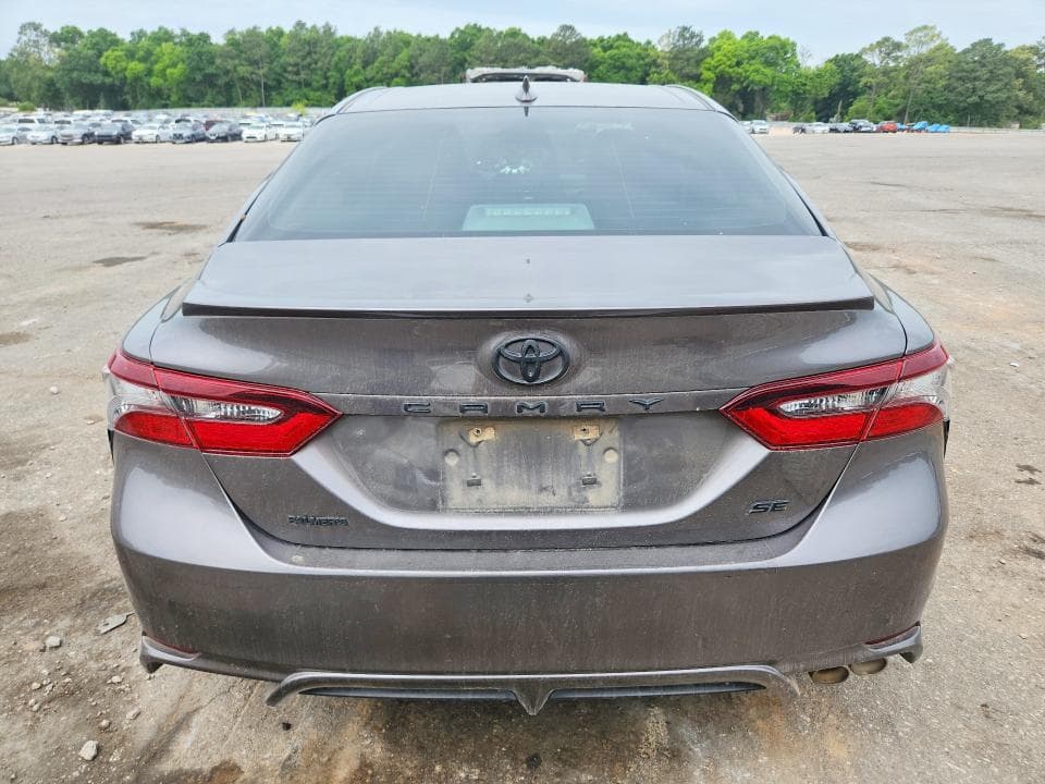 2021 TOYOTA CAMRY SE 6