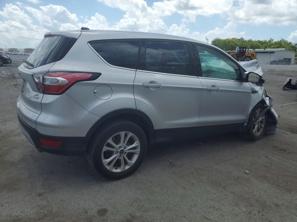 2017 FORD ESCAPE SE 3
