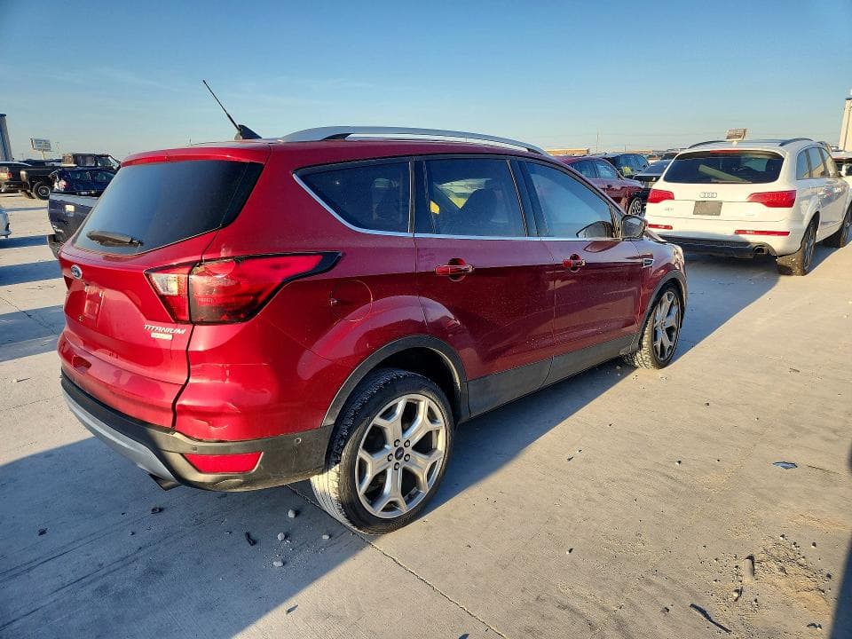2019 FORD ESCAPE TITANIUM 3