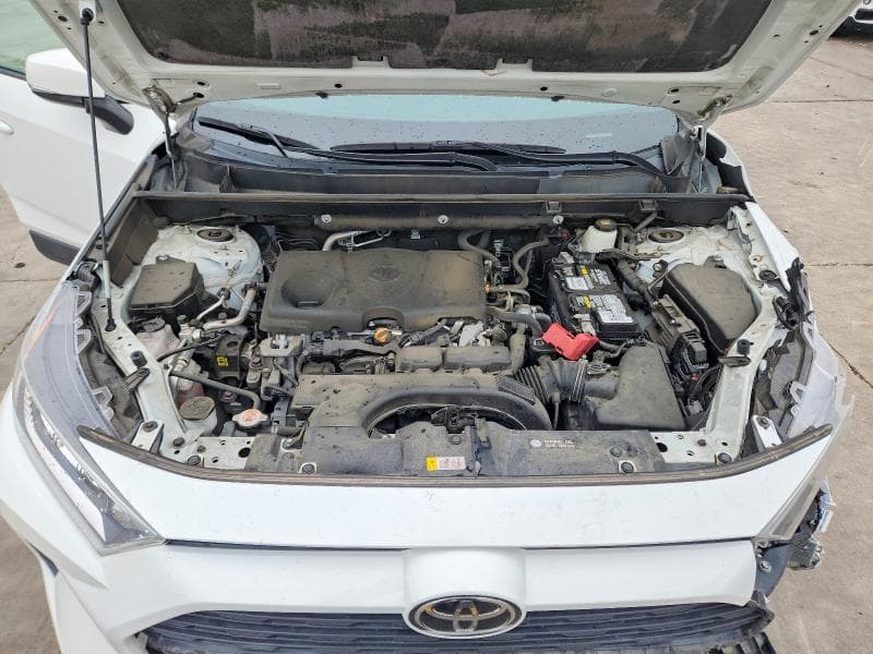 2021 TOYOTA RAV4 XLE 12