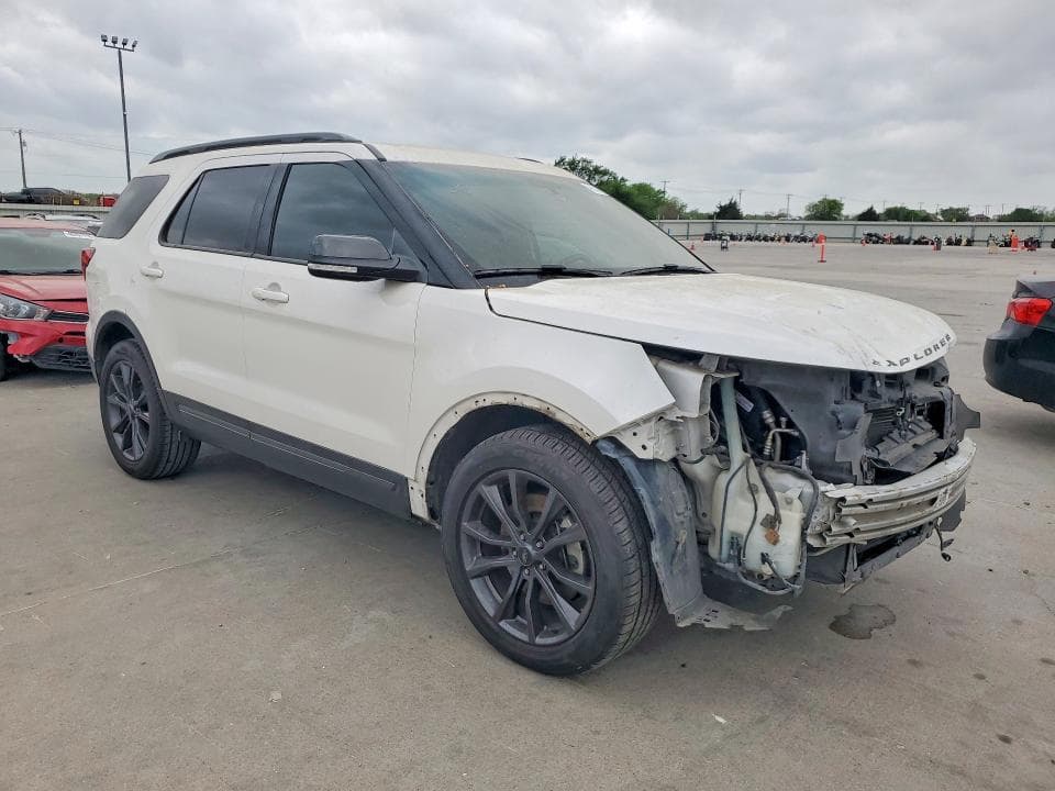 2017 FORD EXPLORER XLT 4