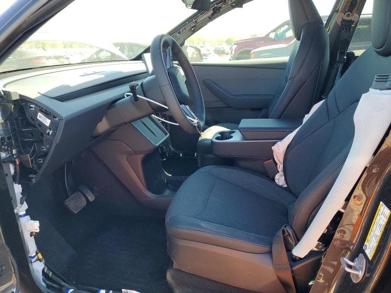 2026 TESLA MODEL Y 7
