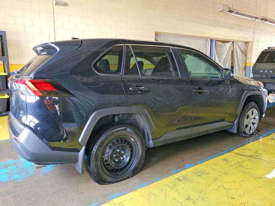 2022 TOYOTA RAV4 LE 3