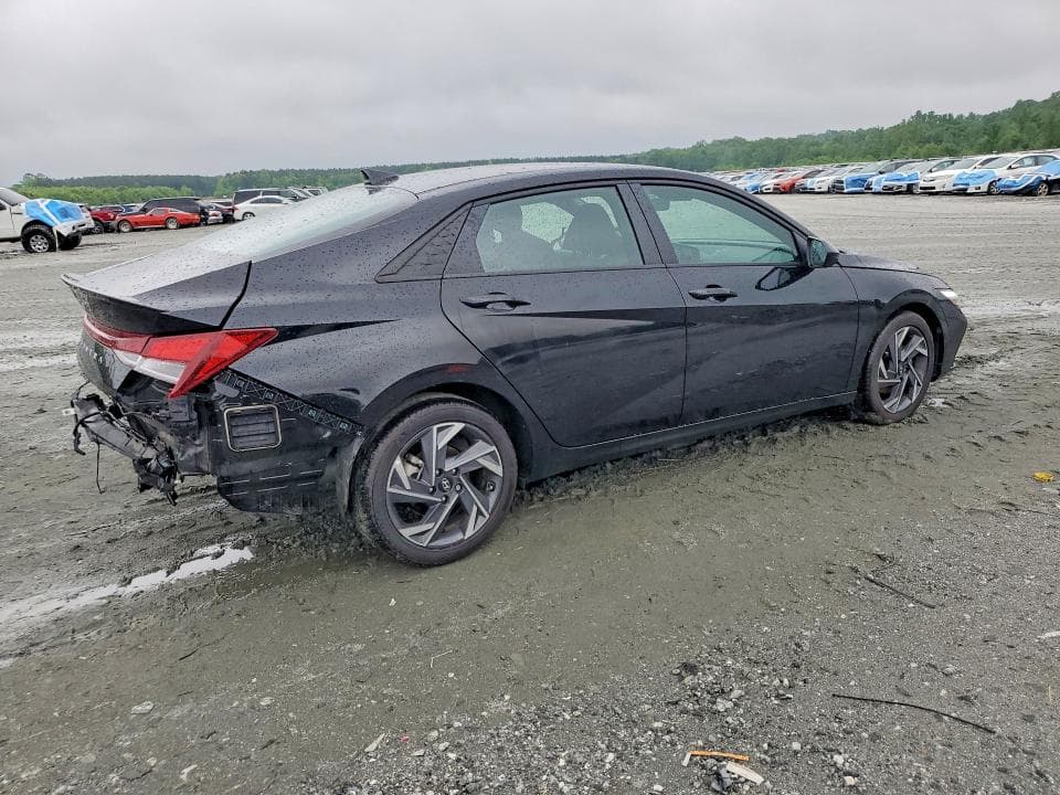 2025 HYUNDAI ELANTRA SEL SPORT 3