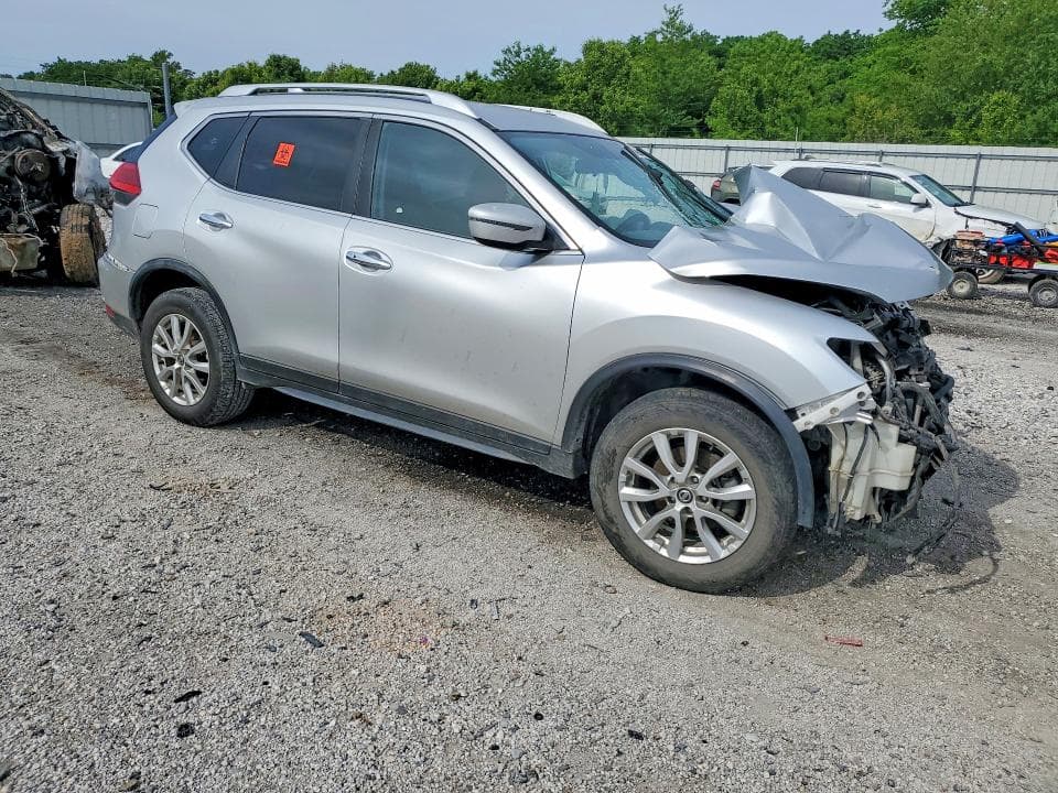2017 NISSAN ROGUE SV 4