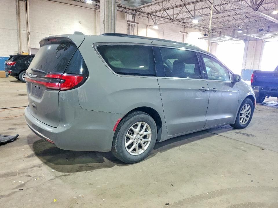 2022 CHRYSLER PACIFICA TOURING L 3
