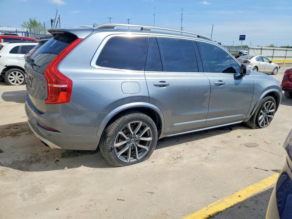2017 VOLVO XC90 T6 3