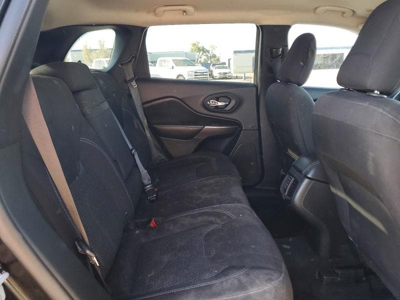 2019 JEEP CHEROKEE LATITUDE 11