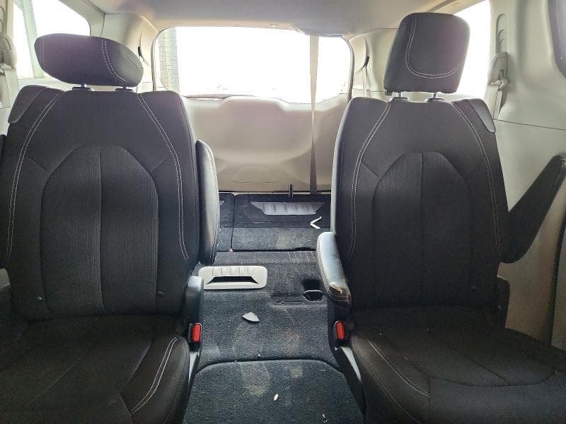 2023 CHRYSLER VOYAGER LX 10