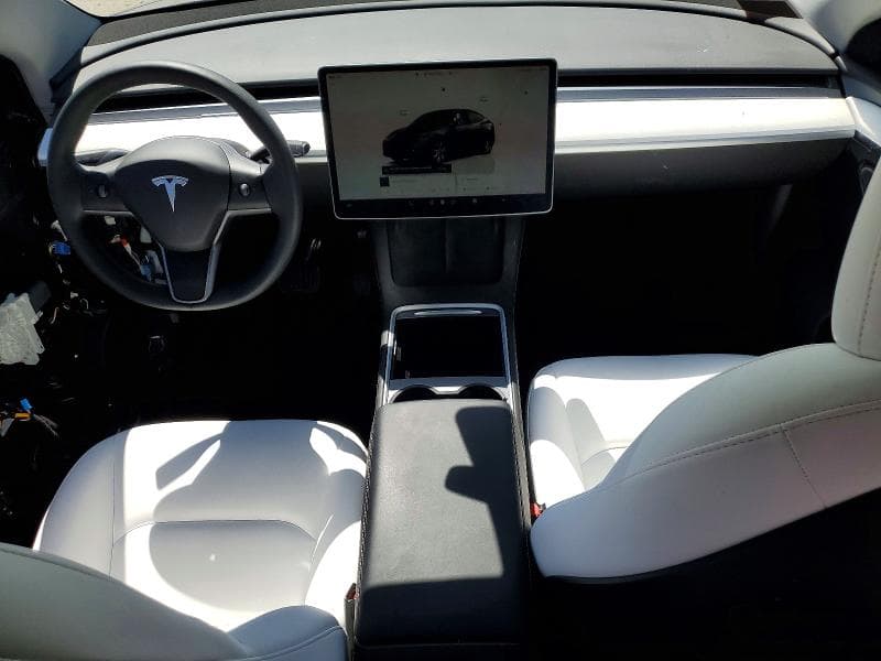 2024 TESLA MODEL Y 8