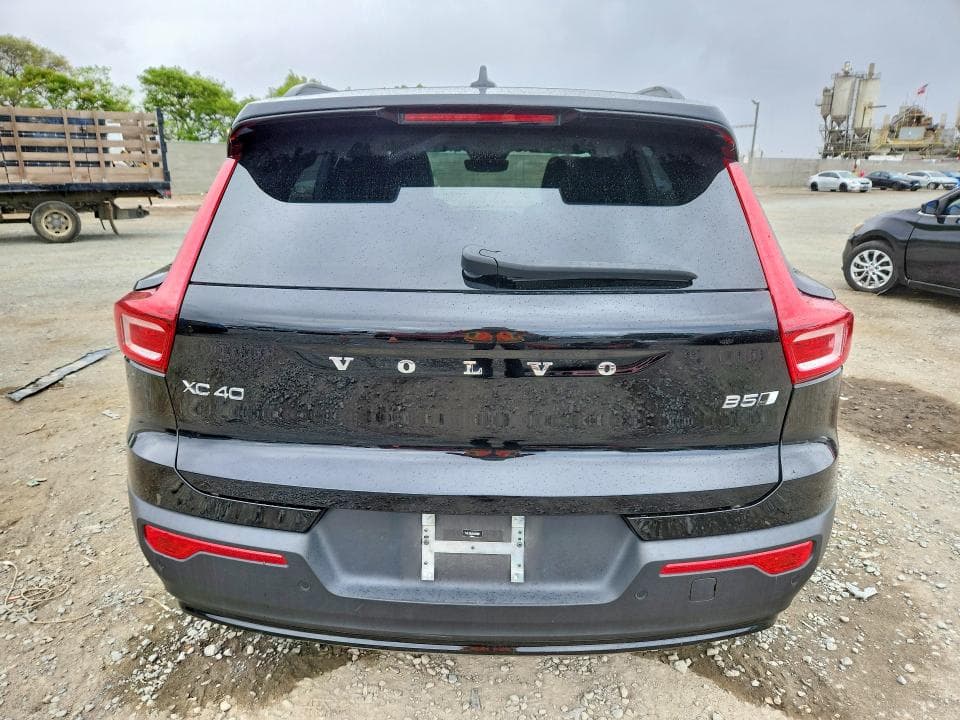 2024 VOLVO XC40 PLUS 6