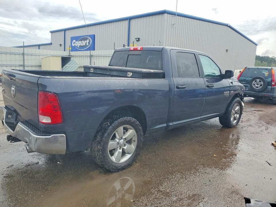 2019 RAM 1500 CLASSIC SLT 3