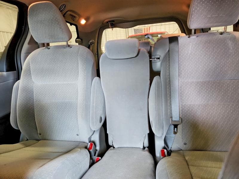 2020 TOYOTA SIENNA LE 10