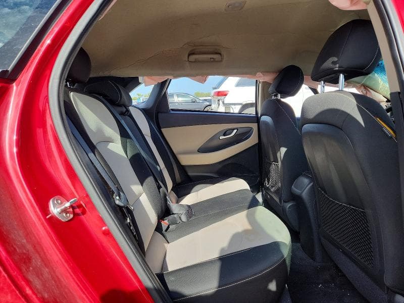 2018 HYUNDAI ELANTRA GT BASE 11