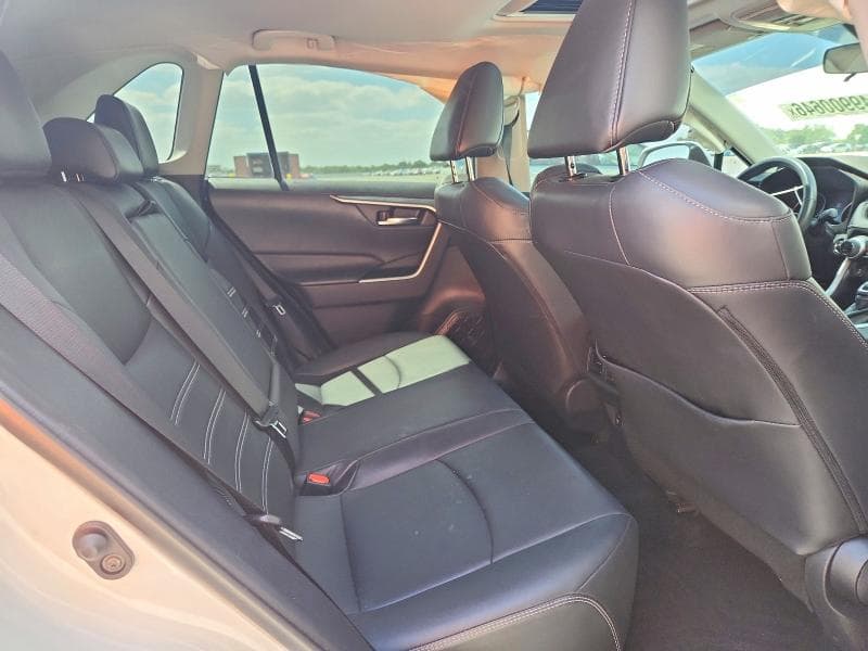 2020 TOYOTA RAV4 XLE PREMIUM 11