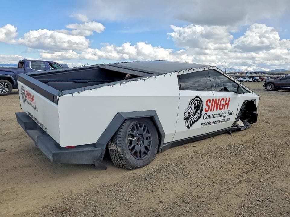 2024 TESLA CYBERTRUCK 3