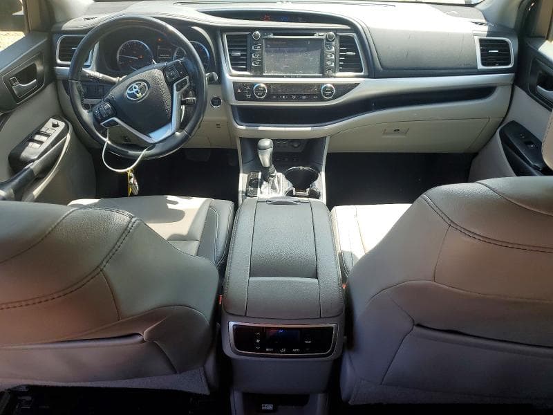 2019 TOYOTA HIGHLANDER XLE 8