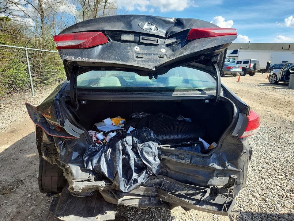 2017 HYUNDAI ELANTRA SE 6