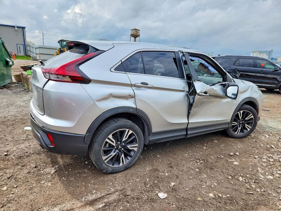 2024 MITSUBISHI ECLIPSE CROSS SE 3
