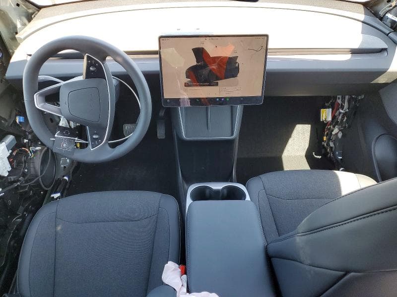 2026 TESLA MODEL Y 8