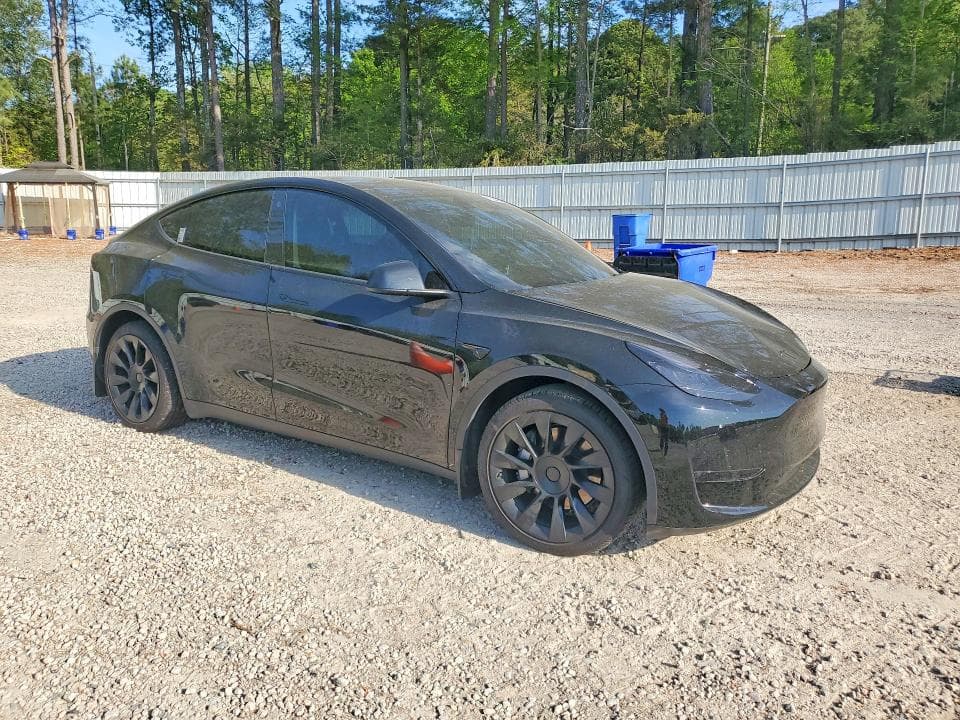 2023 TESLA MODEL Y 4