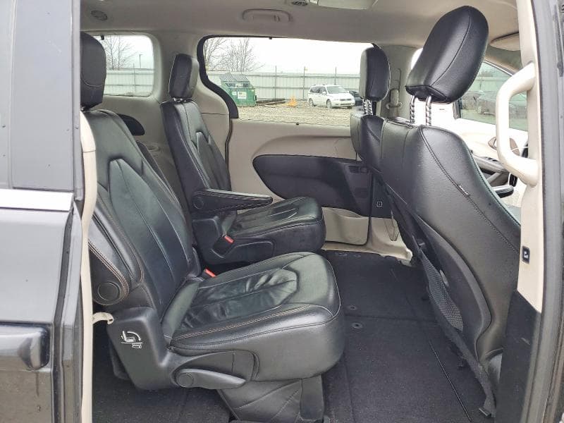 2017 CHRYSLER PACIFICA 11